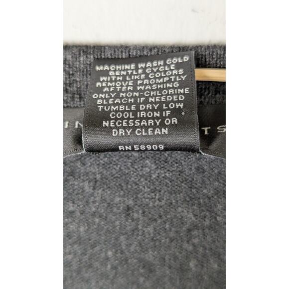 Investments Gray Sweater sz 1x closet staple Bust43"C back24" button sleeves24" - Picture 4 of 8